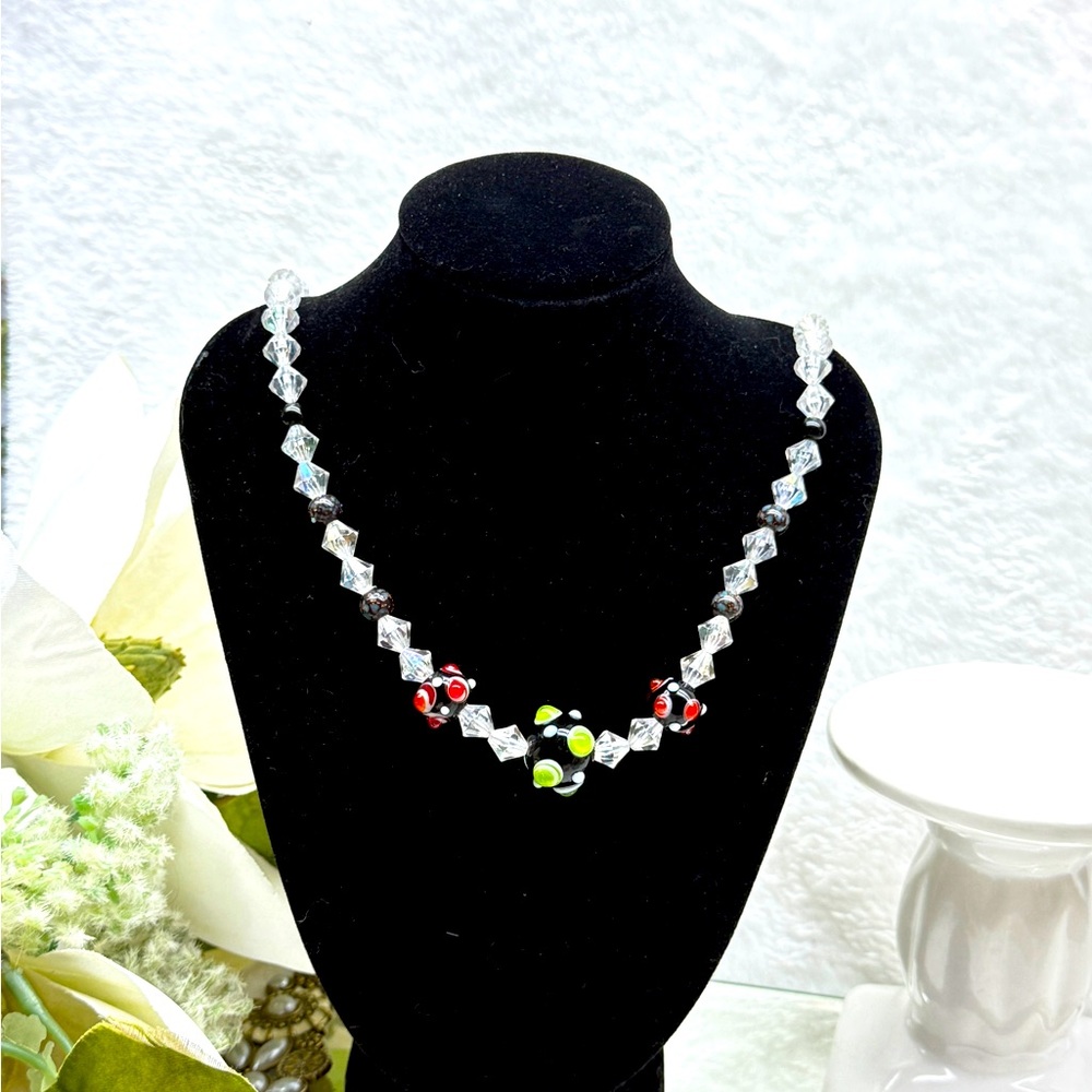 Lucite and Bead lamp worked glass Women's
Necklace
